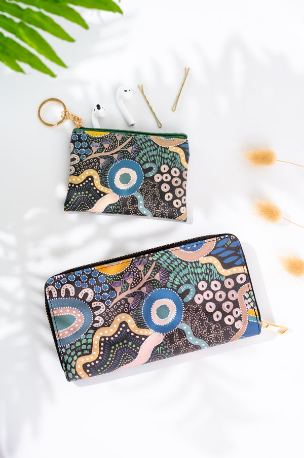 By The Waterhole Clutch Bundle